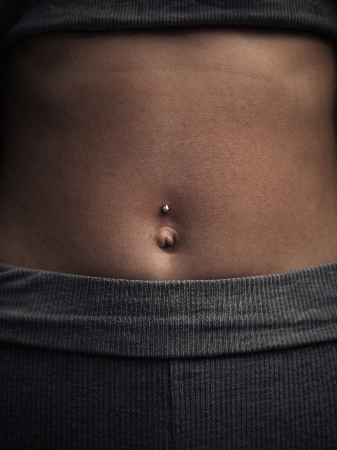 Piercing pępka